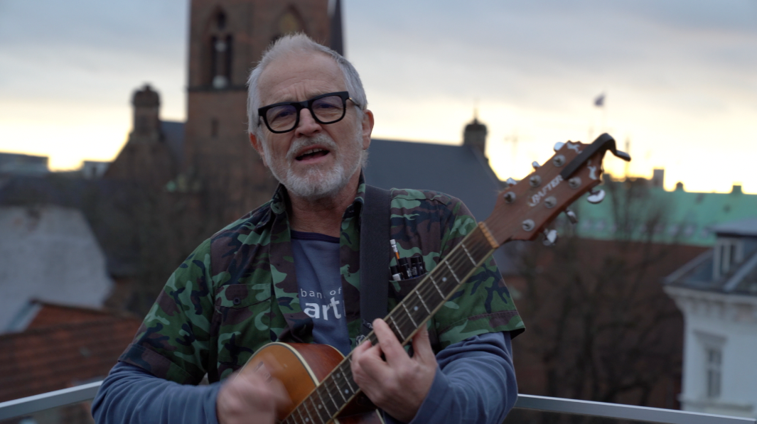 H.U.G. - Julekalender 2021 - Afsnit 16 - Kysser Himlen Farvel